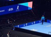 开云下载-亚洲杯传奇谢幕，球迷泪洒赛场的简单介绍