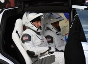 开云下载-阿斯顿马丁翻盘雷诺车队，皮亚斯特里扛起全队