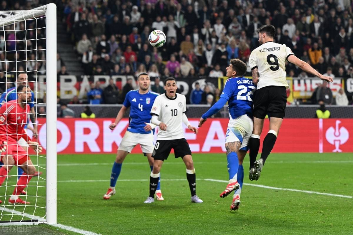 意大利遭遇惊险失利，险些无缘淘汰赛的简单介绍
