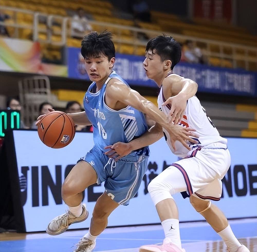 关于广州富力客场逼平山东鲁能,球员表现可圈可点的信息 关于广州富力客场逼平山东鲁能,球员表现可圈可点的信息