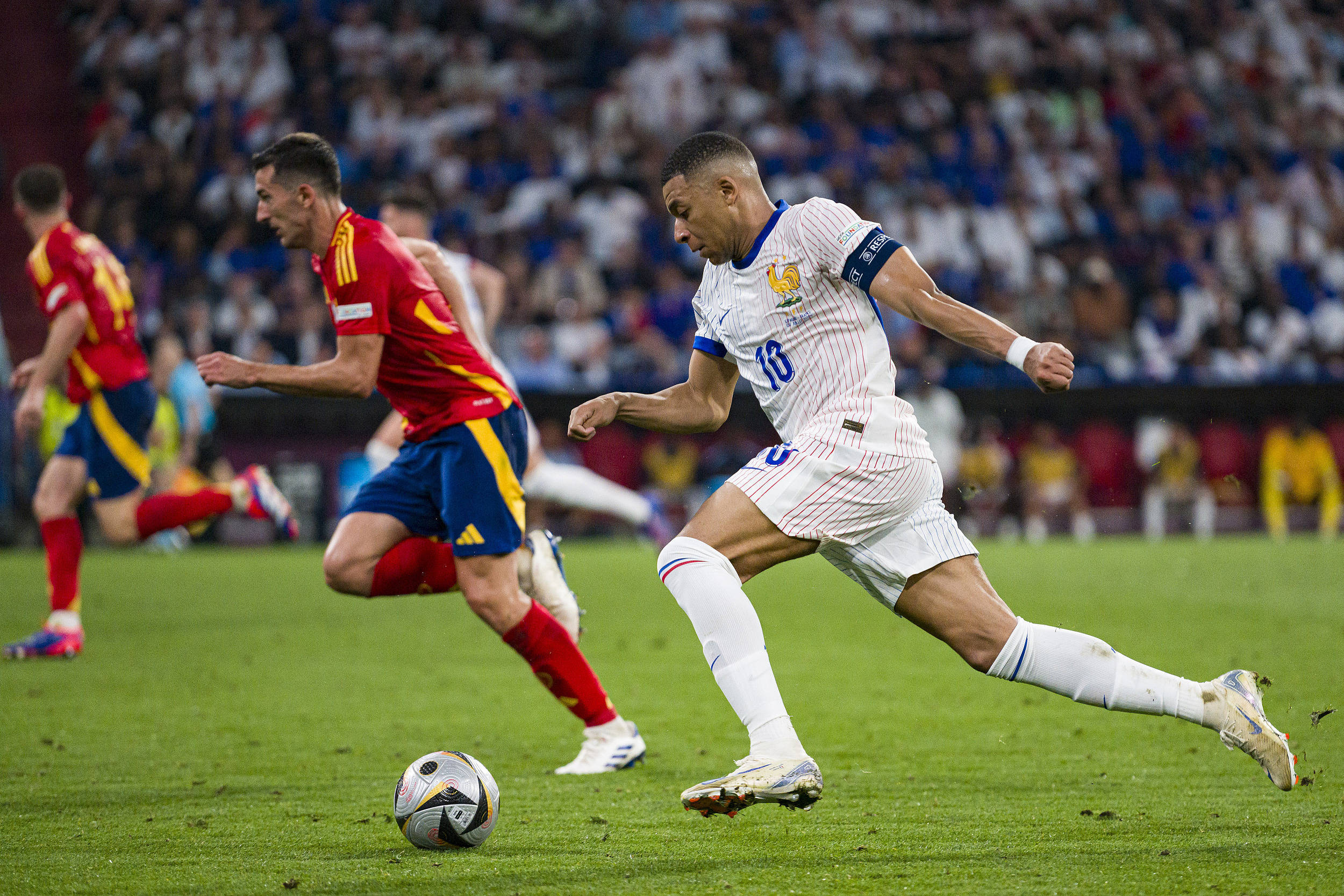 法国大胜瑞士,晋级欧洲杯四强赛决赛 法国大胜瑞士,晋级欧洲杯四强赛决赛