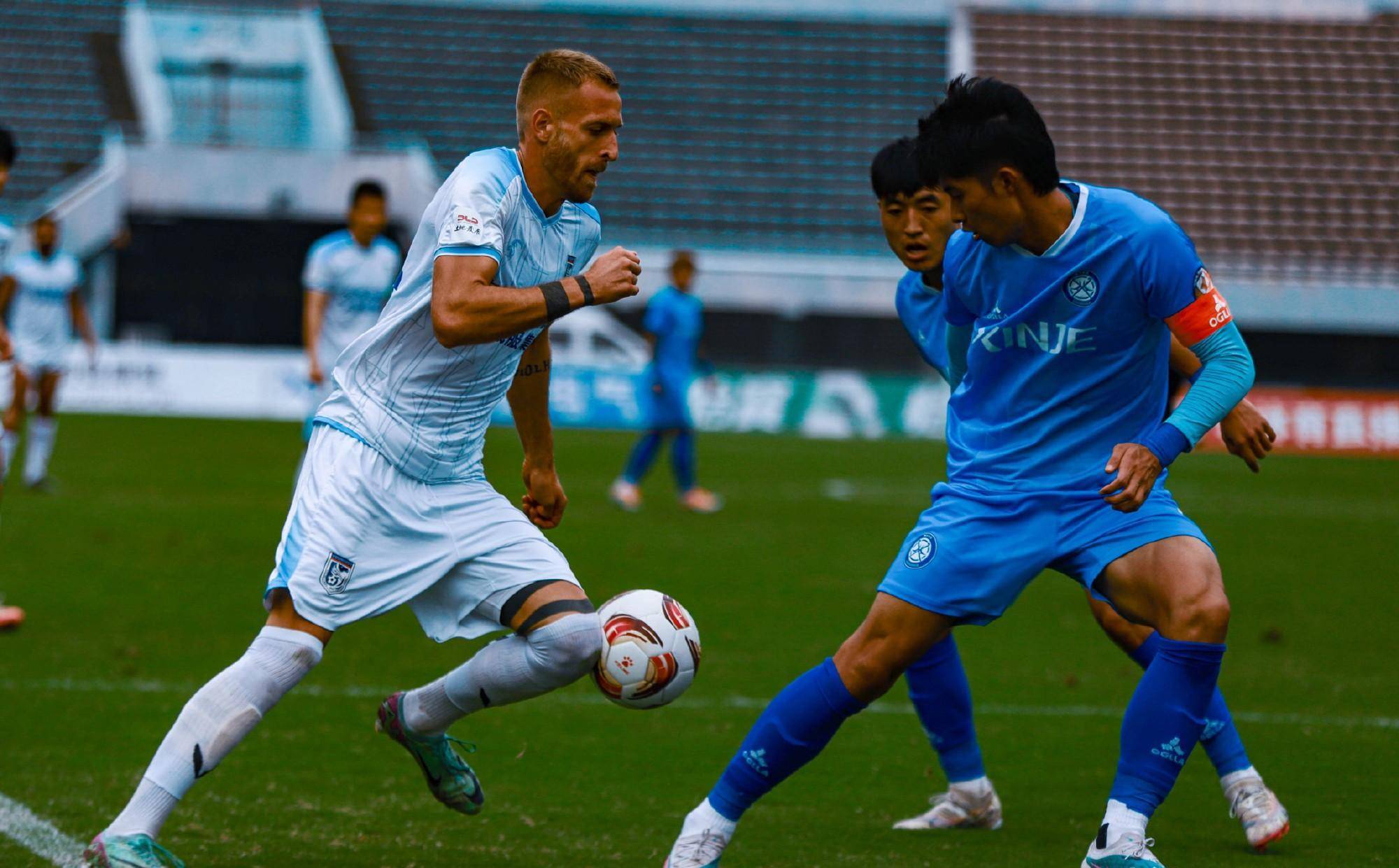 包含足球顶级联赛再迎新一轮较量,球队备战全力的词条 包含足球顶级联赛再迎新一轮较量,球队备战全力的词条