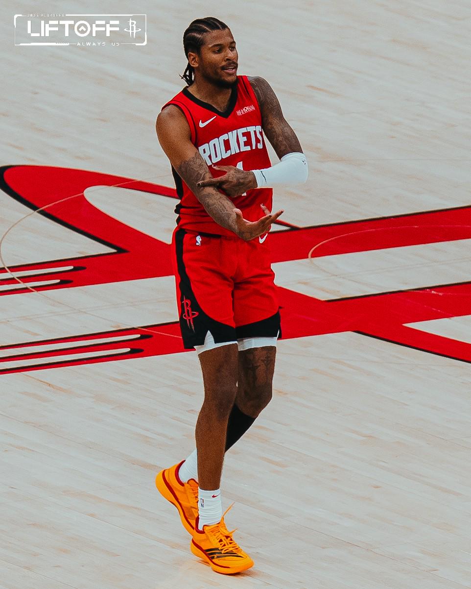 火箭主场击败快船,乔治贡献全场最高篮板的简单介绍 火箭主场击败快船,乔治贡献全场最高篮板的简单介绍