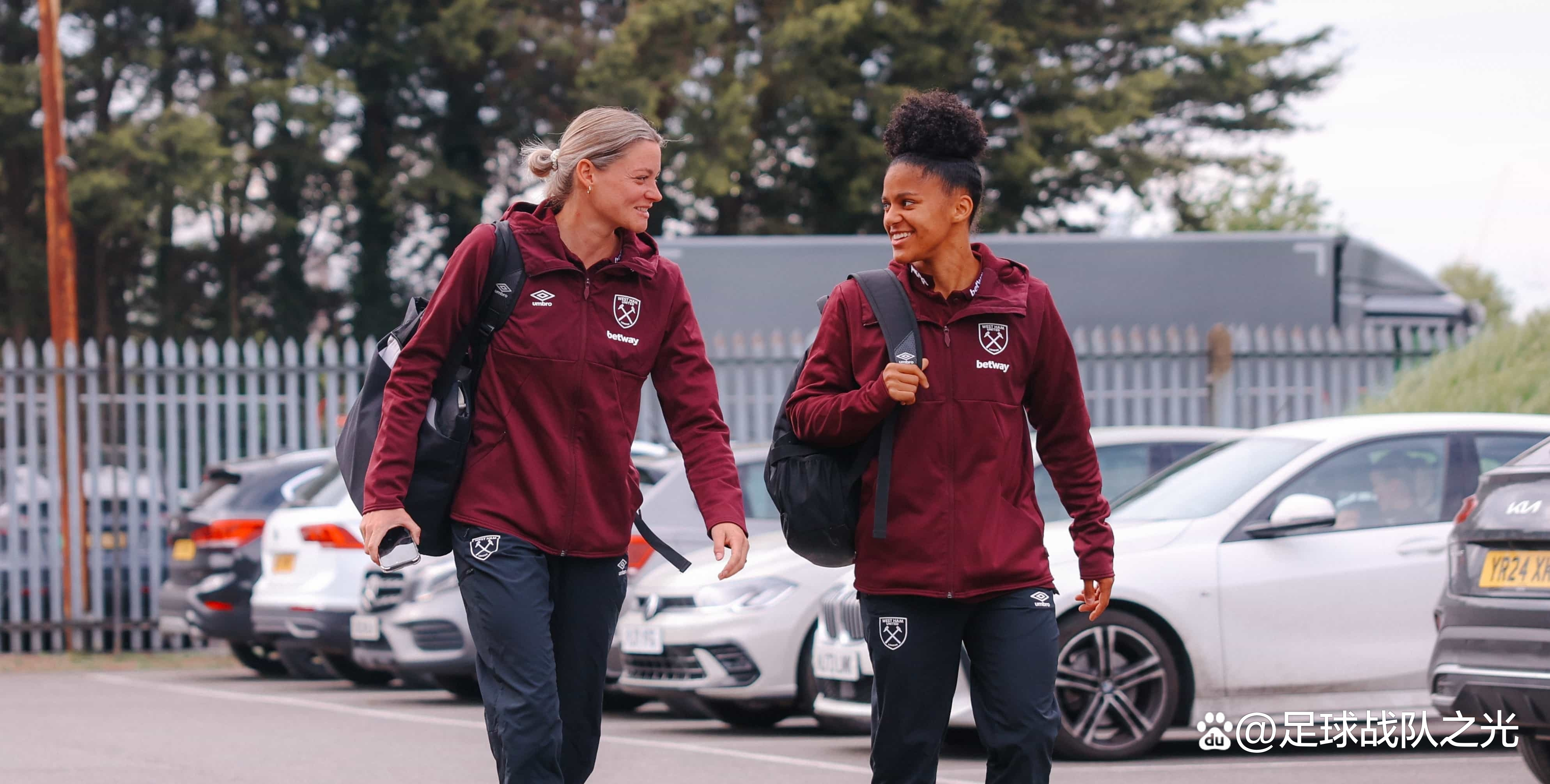 关于西汉姆联球迷齐声支持,鼓舞球队士气的信息 关于西汉姆联球迷齐声支持,鼓舞球队士气的信息