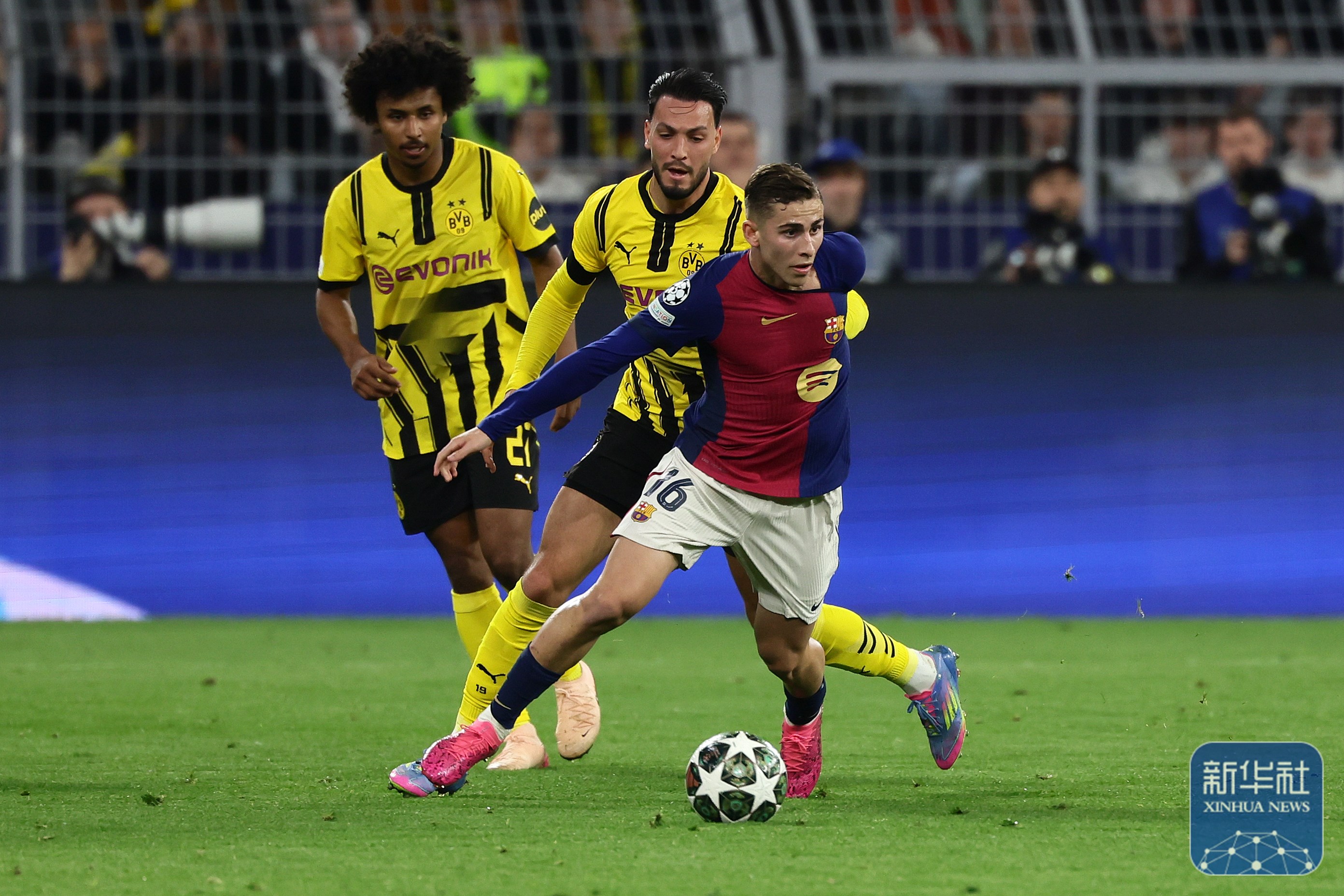 巴萨稳操胜券晋级欧冠半决赛