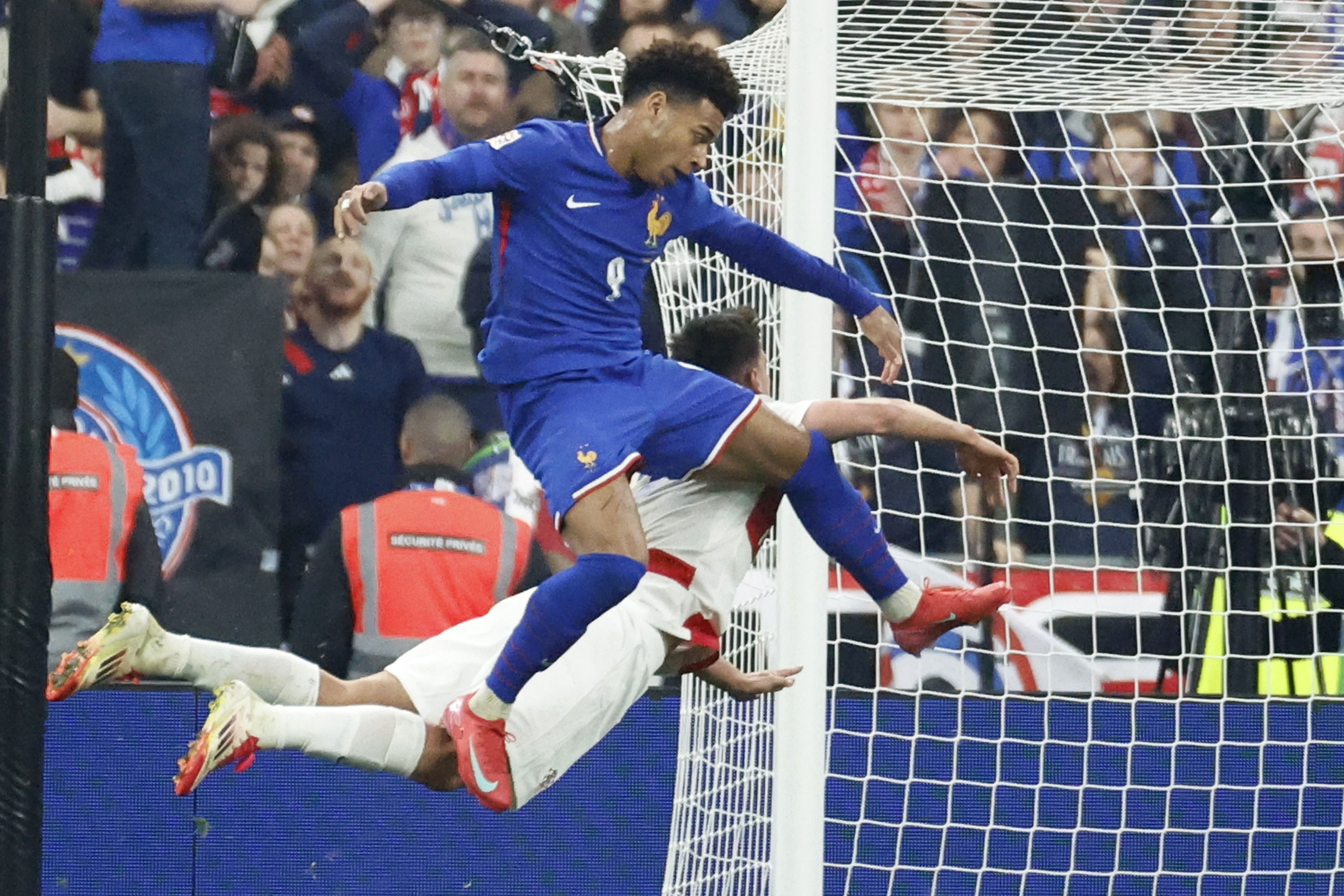 欧预赛经典场面回顾,深刻传承足球精神的简单介绍 欧预赛经典场面回顾,深刻传承足球精神的简单介绍