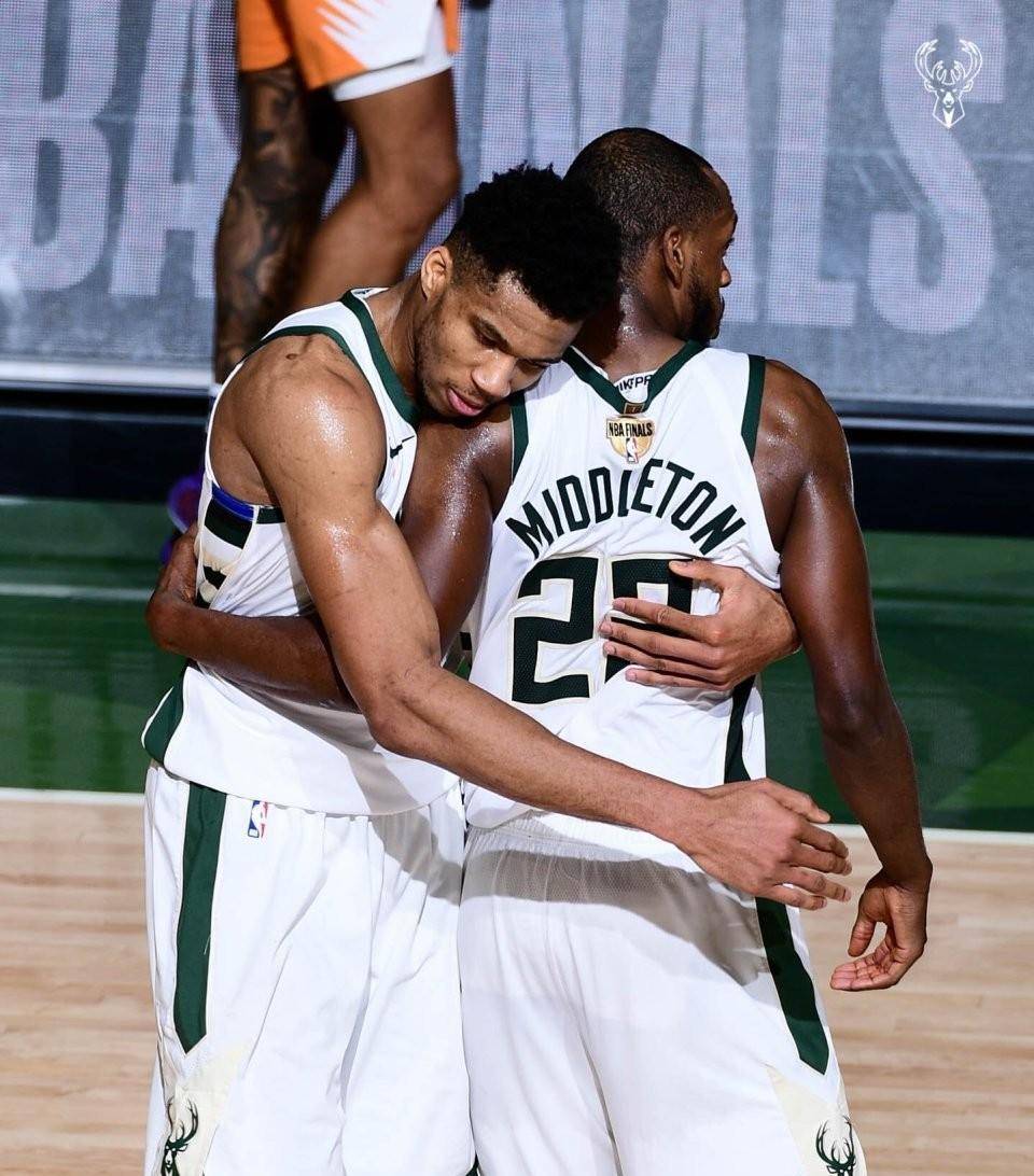 雄鹿遭遇三连败,球队内部问题浮现的简单介绍 雄鹿遭遇三连败,球队内部问题浮现的简单介绍