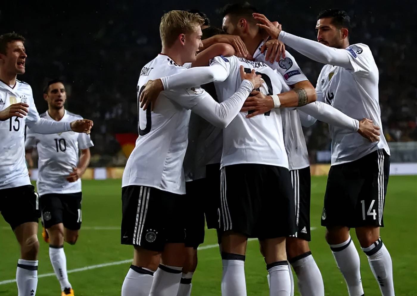 历史交锋,多支队伍将进行对决 历史交锋,多支队伍将进行对决