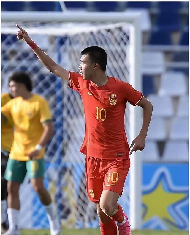 中超联赛球员风采实力赛场闪耀的简单介绍 中超联赛球员风采实力赛场闪耀的简单介绍