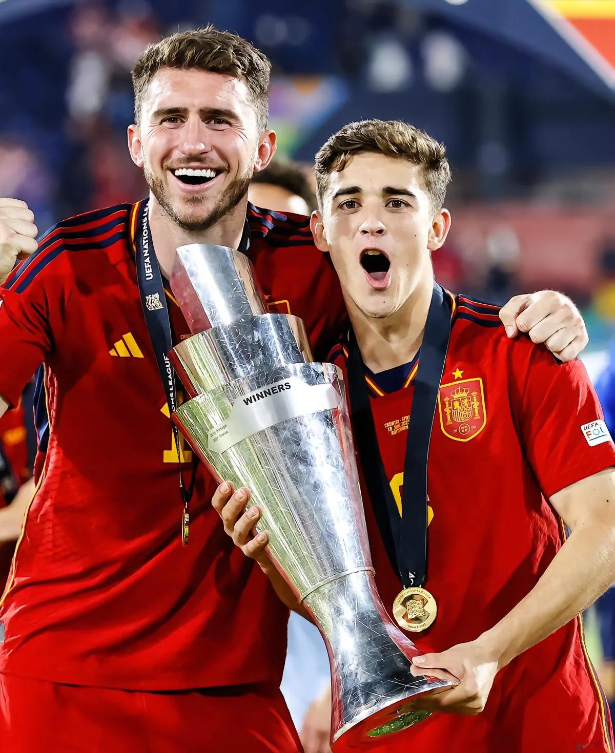 包含西班牙足球迷幽默华丽晋级欧锦赛热舞的词条 包含西班牙足球迷幽默华丽晋级欧锦赛热舞的词条