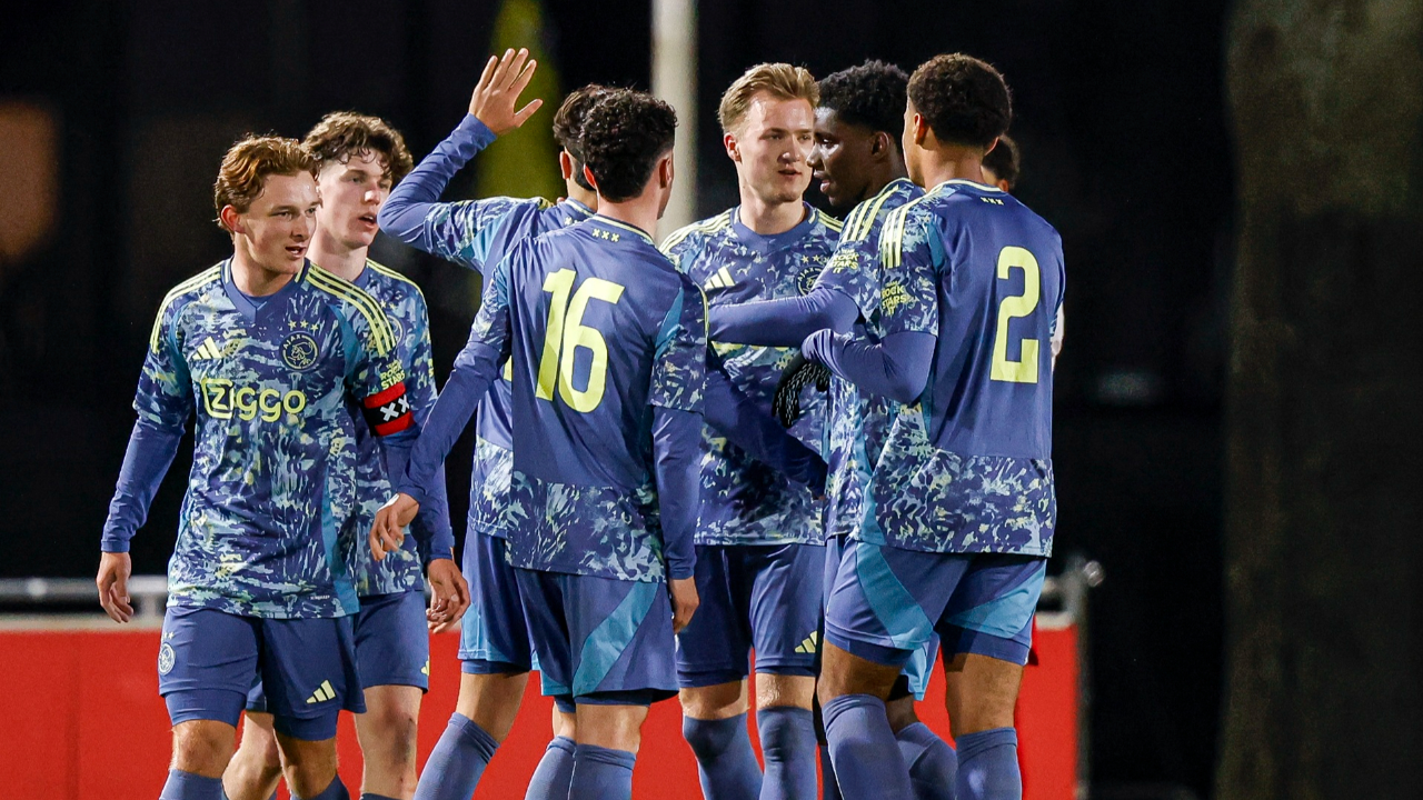 阿贾克斯青年队发挥出色获得胜利