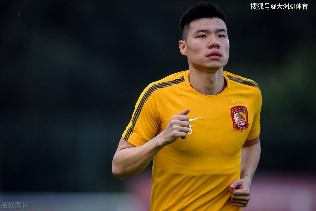 网球赛事中恒大战胜对手成功退赛