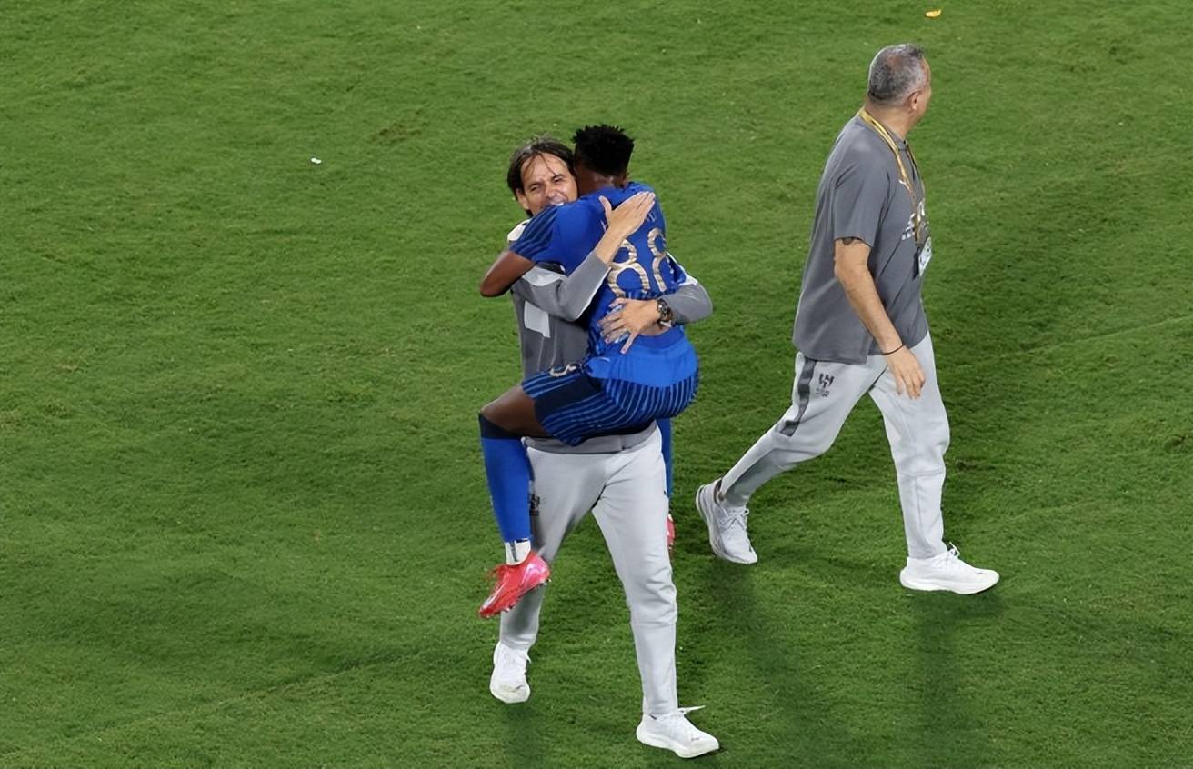 包含切尔西与马德里竞技互有攻守,激烈拼抢的词条 包含切尔西与马德里竞技互有攻守,激烈拼抢的词条