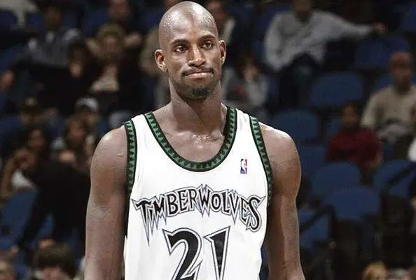 包含联盟新秀突破巅峰，场均得分再创历史新高的词条