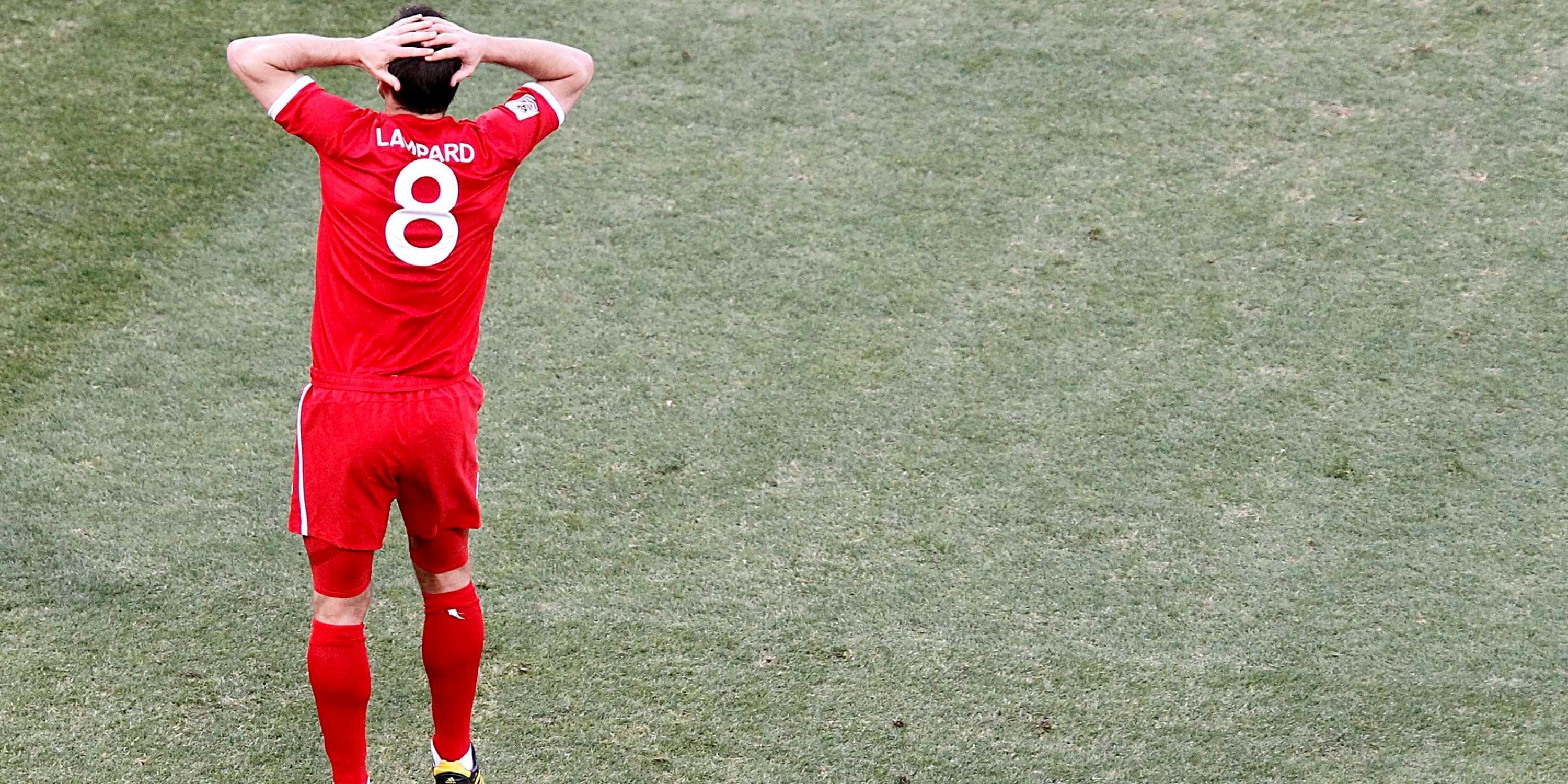 英格兰队意外输给保加利亚队,领先优势不再! 英格兰队意外输给保加利亚队,领先优势不再!