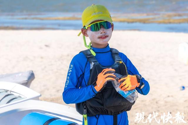 新西兰男子帆船选手勇夺银牌 新西兰男子帆船选手勇夺银牌