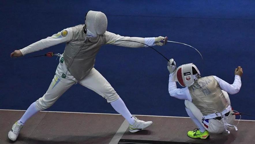 西班牙男子击剑选手获得银牌殊荣 西班牙男子击剑选手获得银牌殊荣