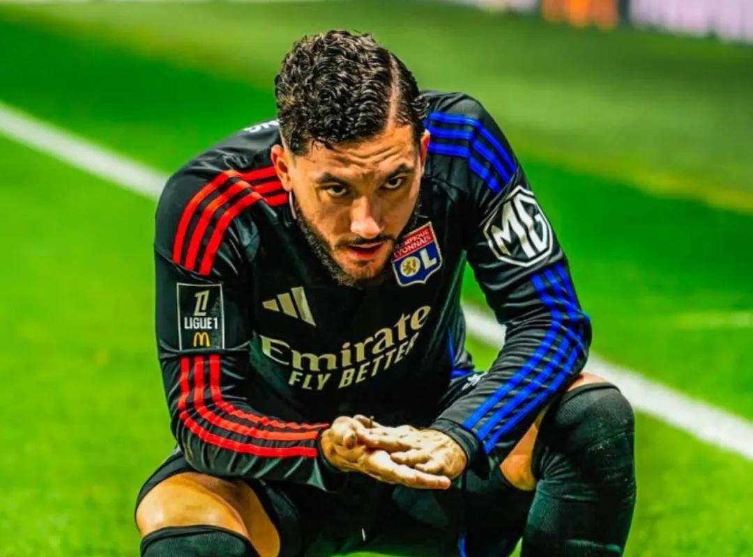 关于柏林联队战胜卡尔斯鲁厄,赢得中场争夺的信息 关于柏林联队战胜卡尔斯鲁厄,赢得中场争夺的信息