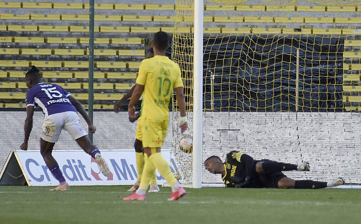 波尔多战胜尼斯,客场取得胜利 波尔多战胜尼斯,客场取得胜利