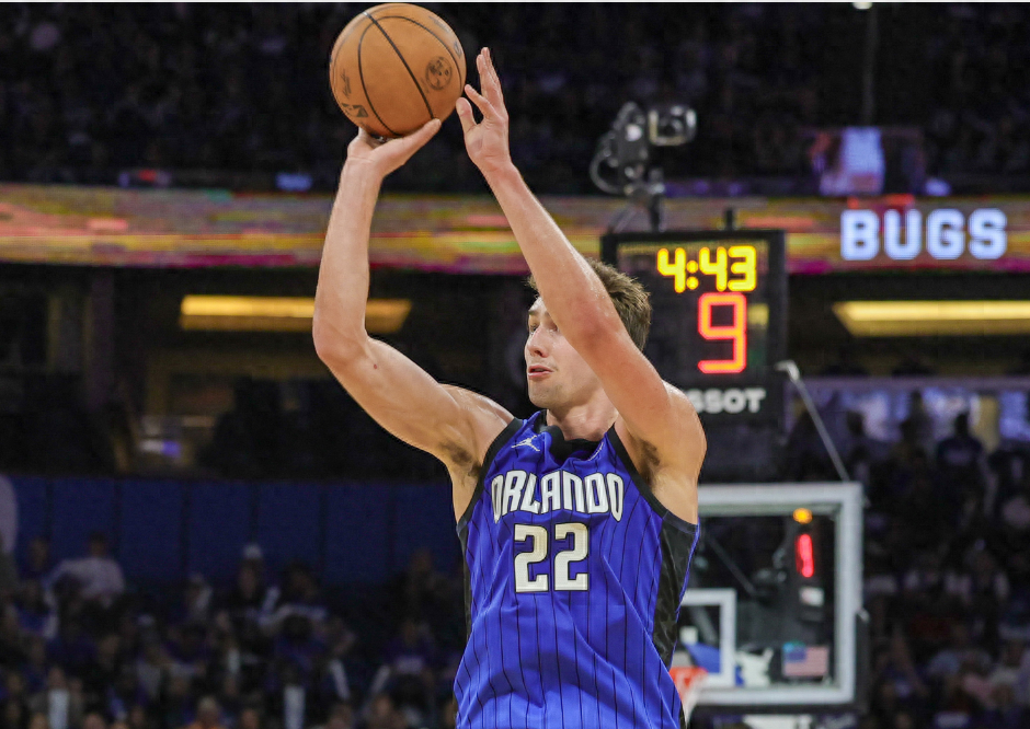 国王战胜尼克斯,福克斯助攻全队攻防稳定 国王战胜尼克斯,福克斯助攻全队攻防稳定