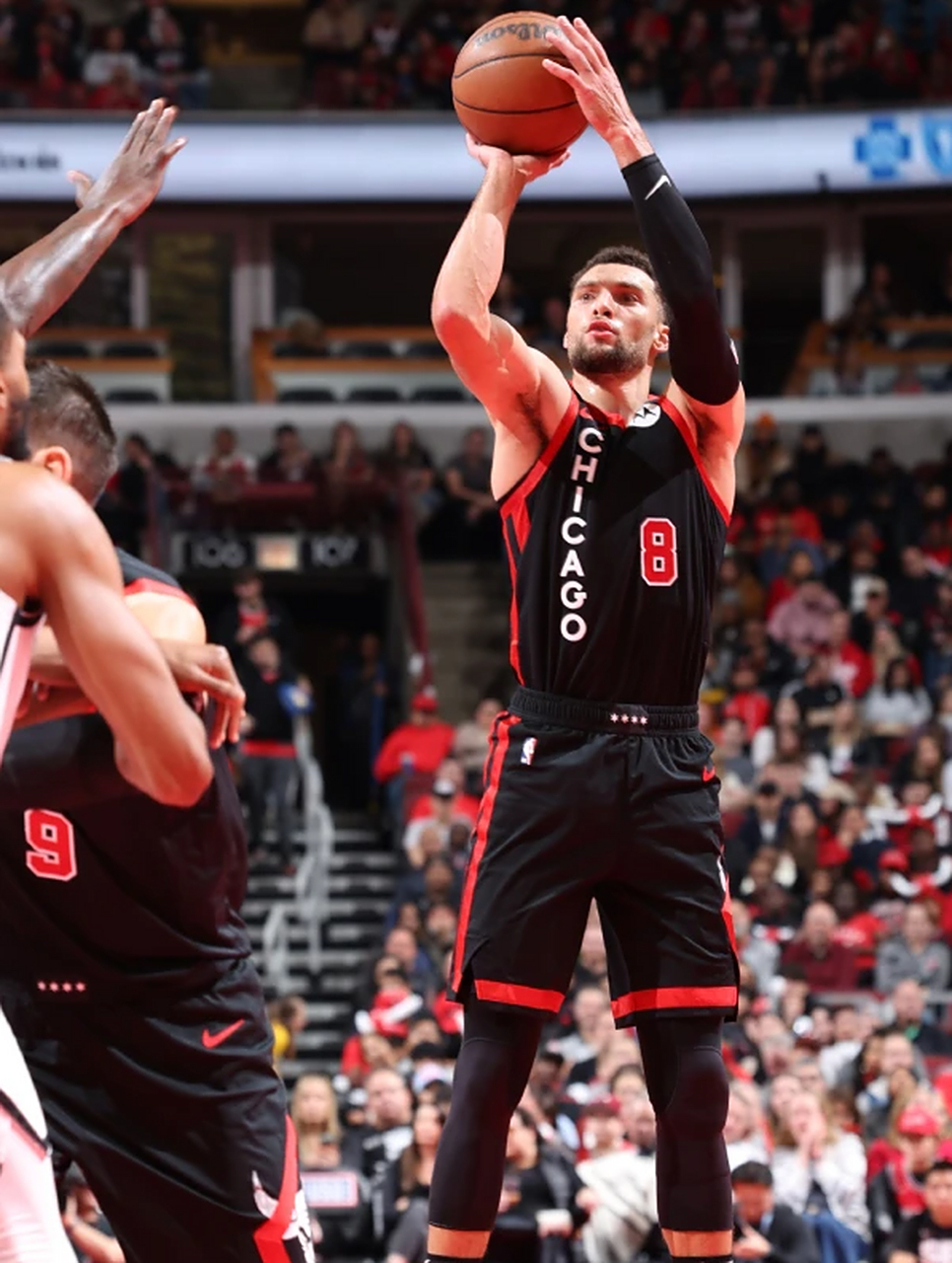 公牛之巅！拉文单节火爆27分，率队逆转篮网取得胜利