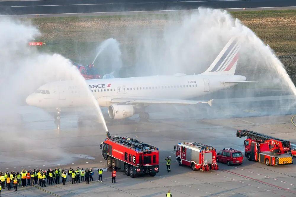 PSG碾压DK,Meiko开启传奇时刻成都决赛之夜3:2(柏林) PSG碾压DK,Meiko开启传奇时刻成都决赛之夜3:2(柏林)