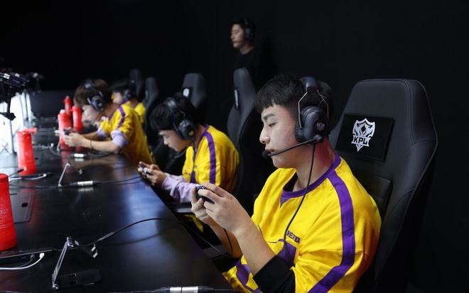 IG翻盘RNG,Oner关键团战开团秒人鏖战多局成都决赛之夜,强势挺进下一轮的简单介绍 IG翻盘RNG,Oner关键团战开团秒人鏖战多局成都决赛之夜,强势挺进下一轮的简单介绍