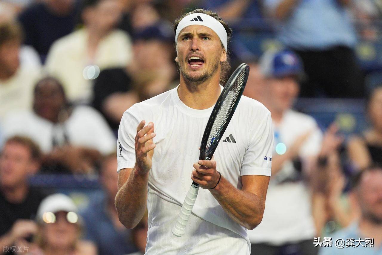 意大利网球队完胜德国网球队，兹维列夫绝境逆转的简单介绍