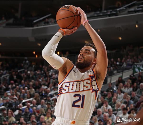 独行侠逆转西班牙男篮,布克关键制胜的简单介绍 独行侠逆转西班牙男篮,布克关键制胜的简单介绍