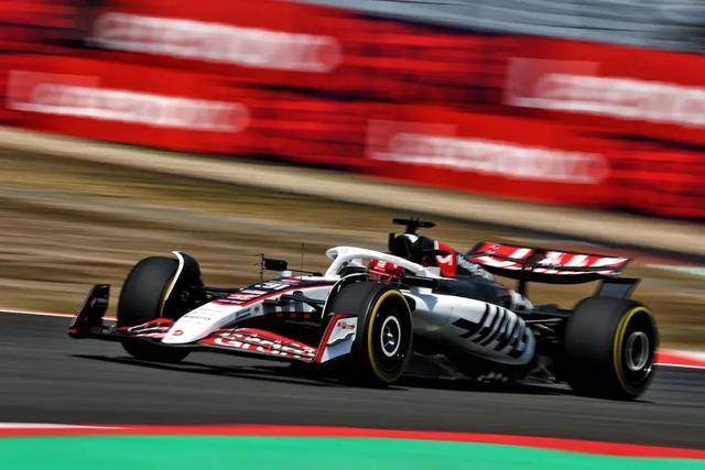 包含梅赛德斯横扫法拉利,皮亚斯特里点燃赛场的词条 包含梅赛德斯横扫法拉利,皮亚斯特里点燃赛场的词条